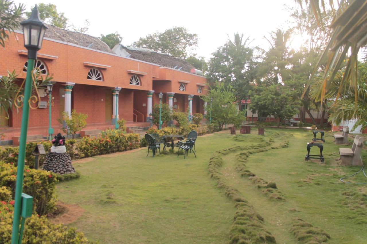 Chettinadu Court- Heritage View Kānādukāttān Exterior foto